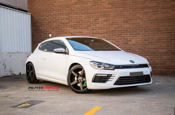 VOLKSWAGEN GOLF DISTRICT SATIN BLACK